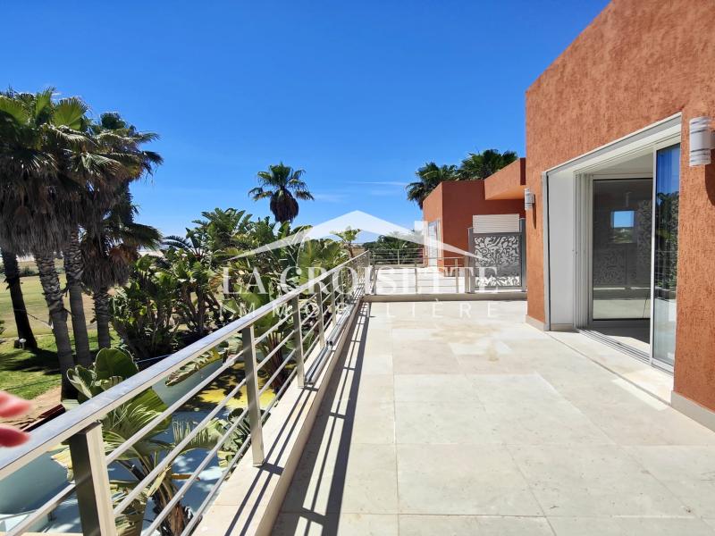 Appartement S+2 avec terrasse à  Gammarth